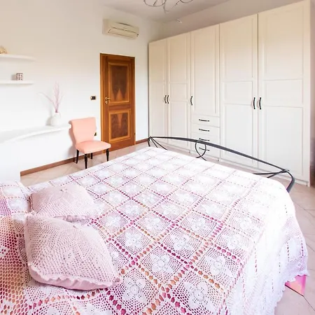Bloom As Are Bed and breakfast